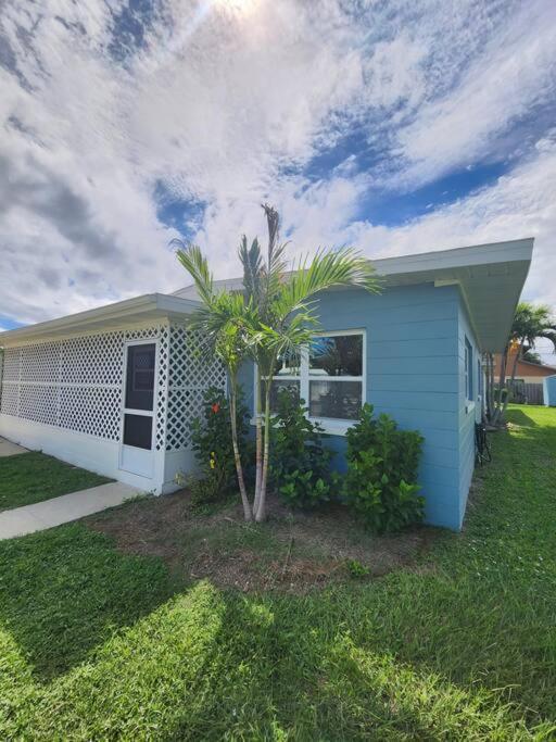 Bali Bungalow - Downtown Cocoa Beach Exterior photo